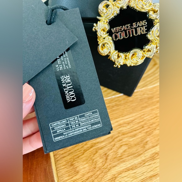 NWT Versace Belt in Black Gold Size 75-90 - Picture 11 of 16